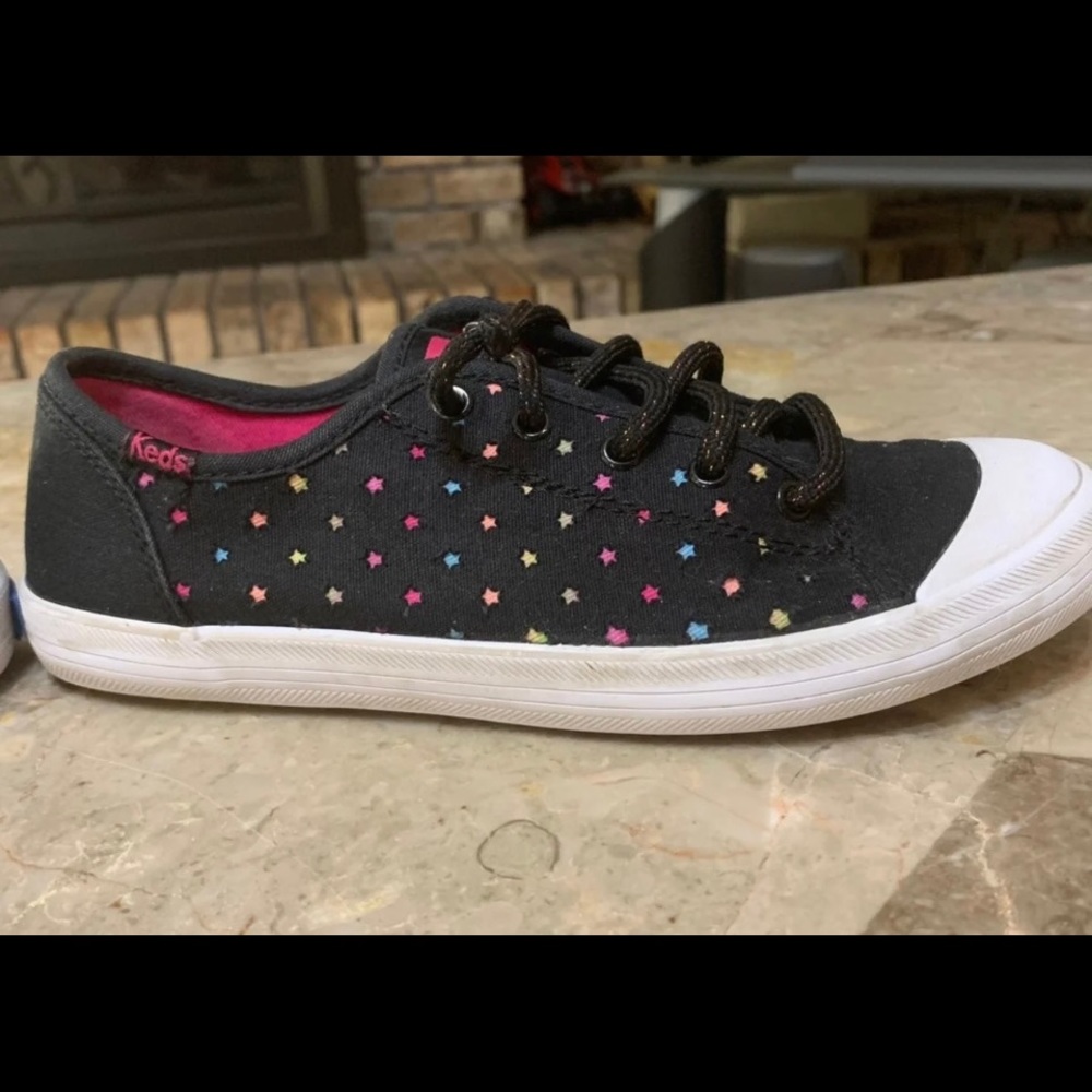 Girls slip on Keds 💜
